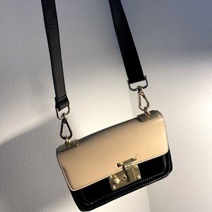 Cute Zara small/medium handbag